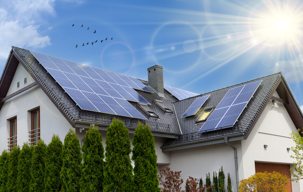 Maison individuelle panneaux solaires